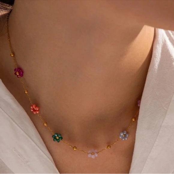 Dainty Beaded Chain Multicolored Crystal Floral Design Necklace in Gold - Picture 4 of 6